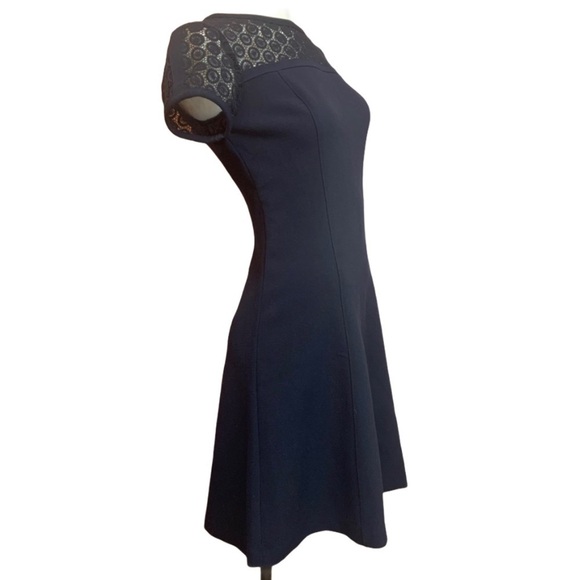 ANN Taylor Dress with crotchet neckline - Picture 6 of 9